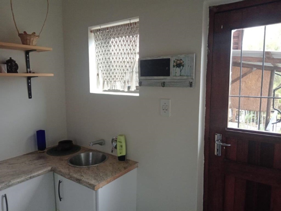 6 Bedroom Property for Sale in Paradise Beach Eastern Cape